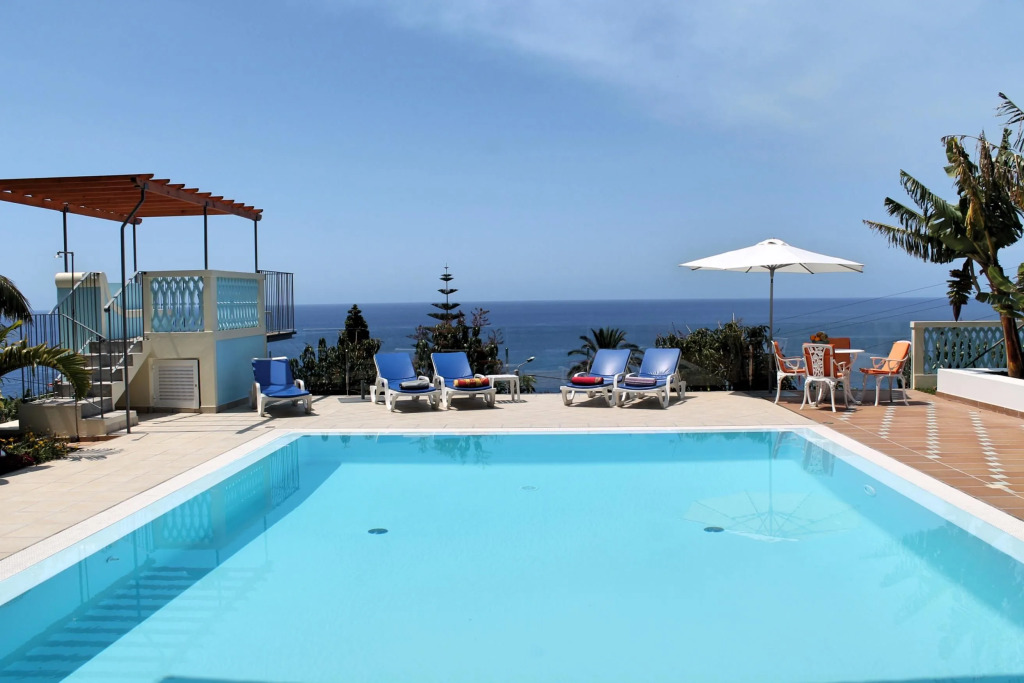 Delightful villa with infinity pool and outstanding views | Villa Do Mar III
