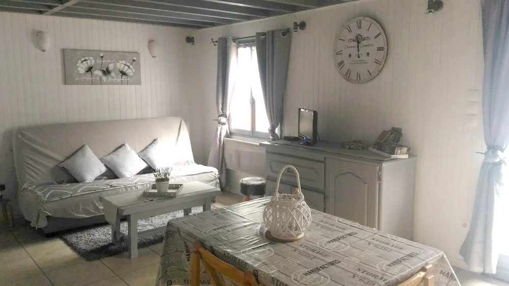 House With one Bedroom in Ablon, With Enclosed Garden - 7 km From the