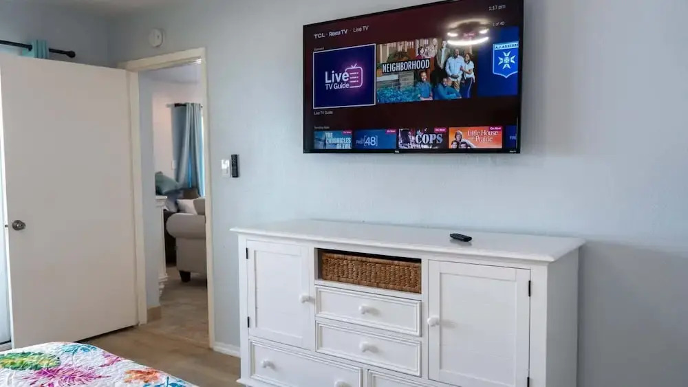 Bayfront W/docks & Fish 3 Patios Prime Location 2 Bedroom Apts