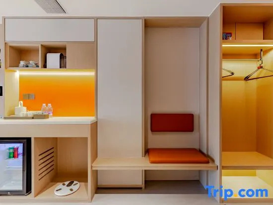 Yi HOTEL