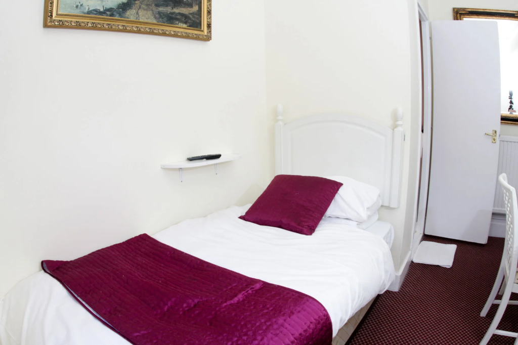 Dawson House Hotel - Guest House