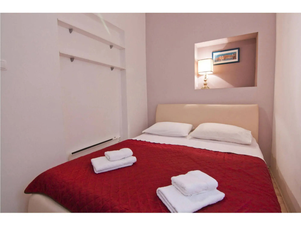 Rodrigo Apartments