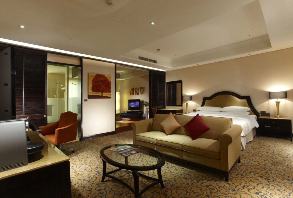 E-Da Royal Hotel
