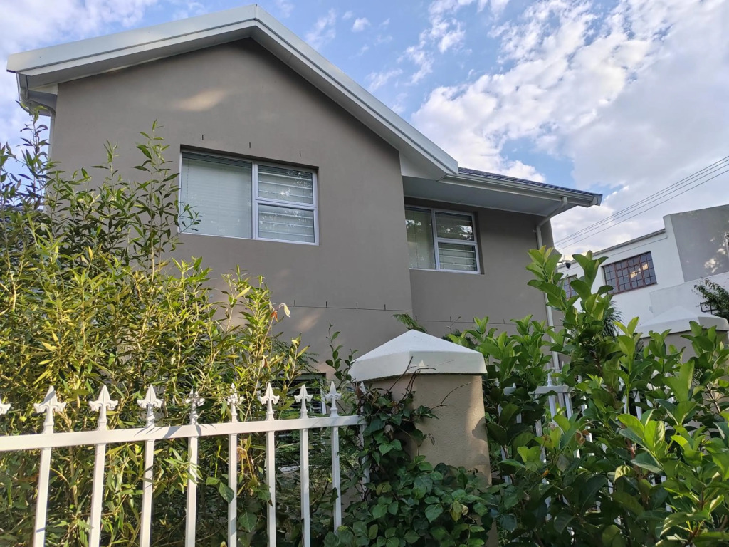 Leafy Retreat Kenridge Trendy