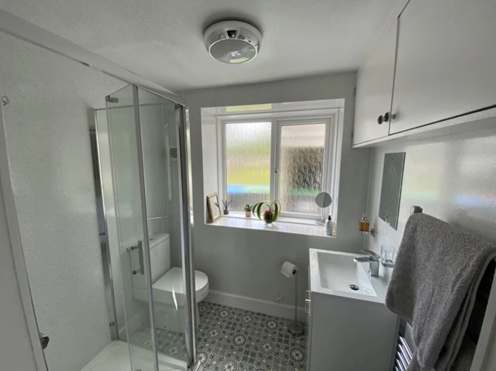 Beautiful, Spacious Flat in St Johns Town of Dalry