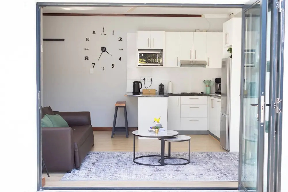 Room-luxurious Private Apartment With Po