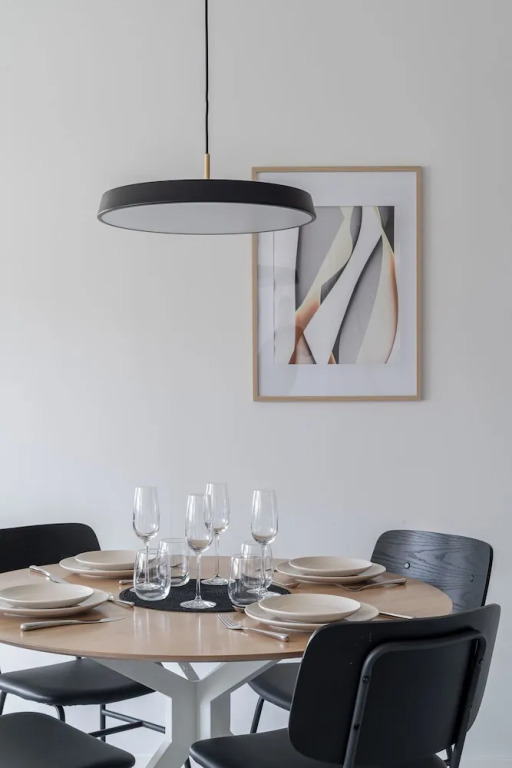 Top Floor Luxury - 2BR Scandi Home