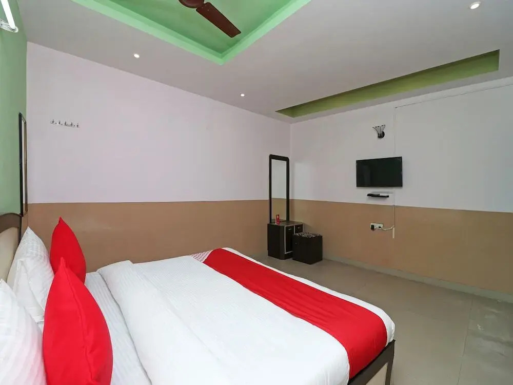 Vasundhra Heights Hotel By Oyo