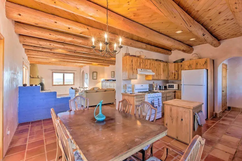 Southwest Home w/ 360-degree Mtn View, Ski Nearby!