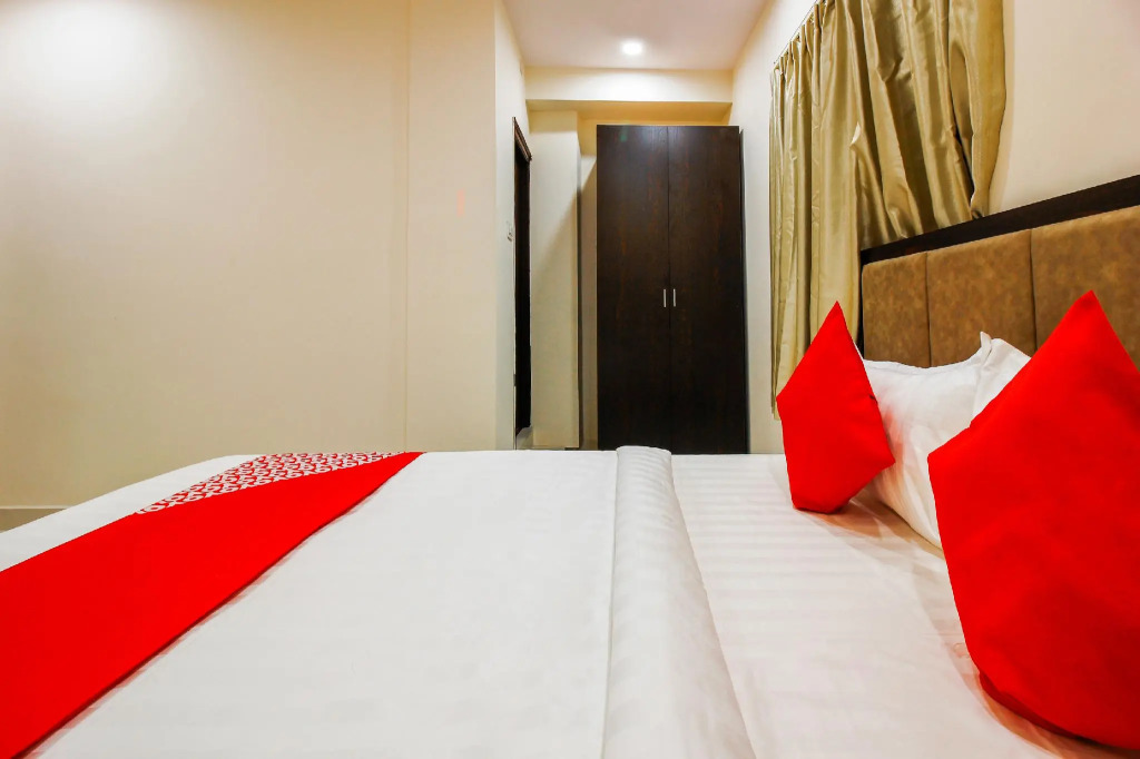 OYO 23323 Hotel Dove