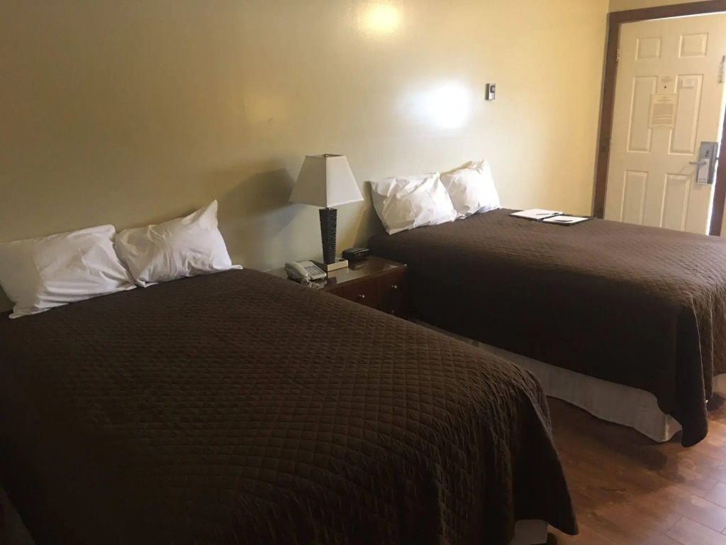 White Birches Motel