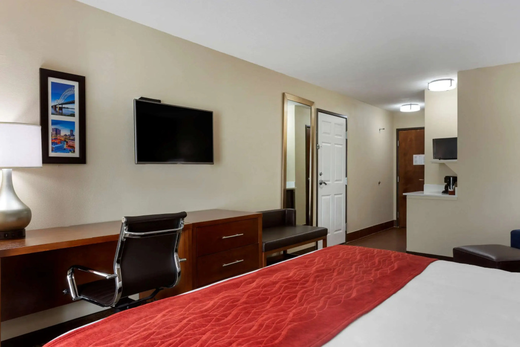 Springplace Inn & Suites