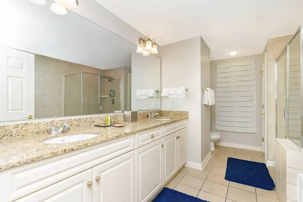 Splendid 3 bedroom, 3 bath condo - 408 Royale Palms 3 Condo