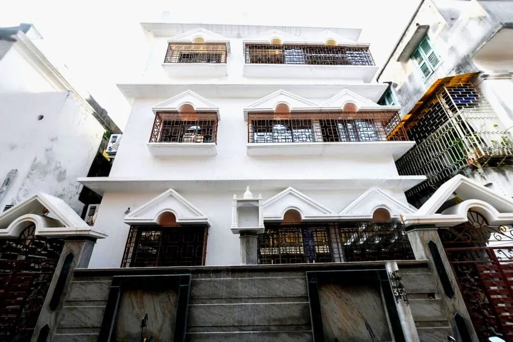 Goroomgo Comfortable Stay kolkata