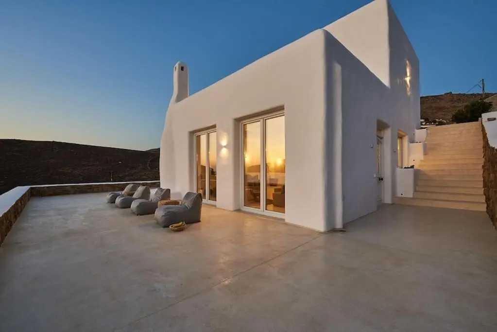 Private Villa Beachfront 30steps to Alemagou Beach