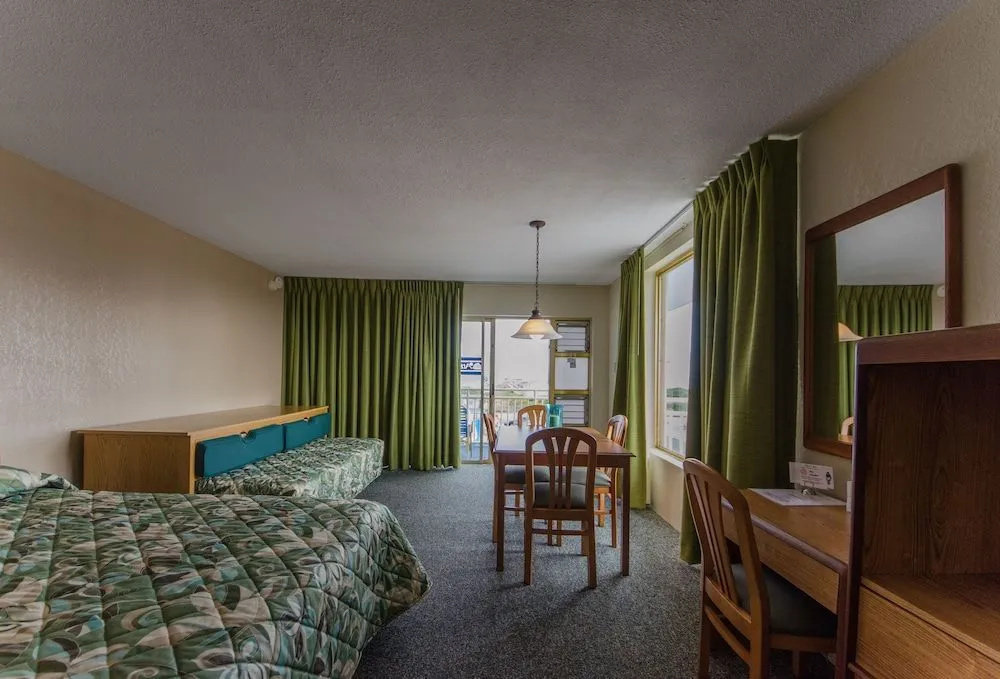Attache Motel