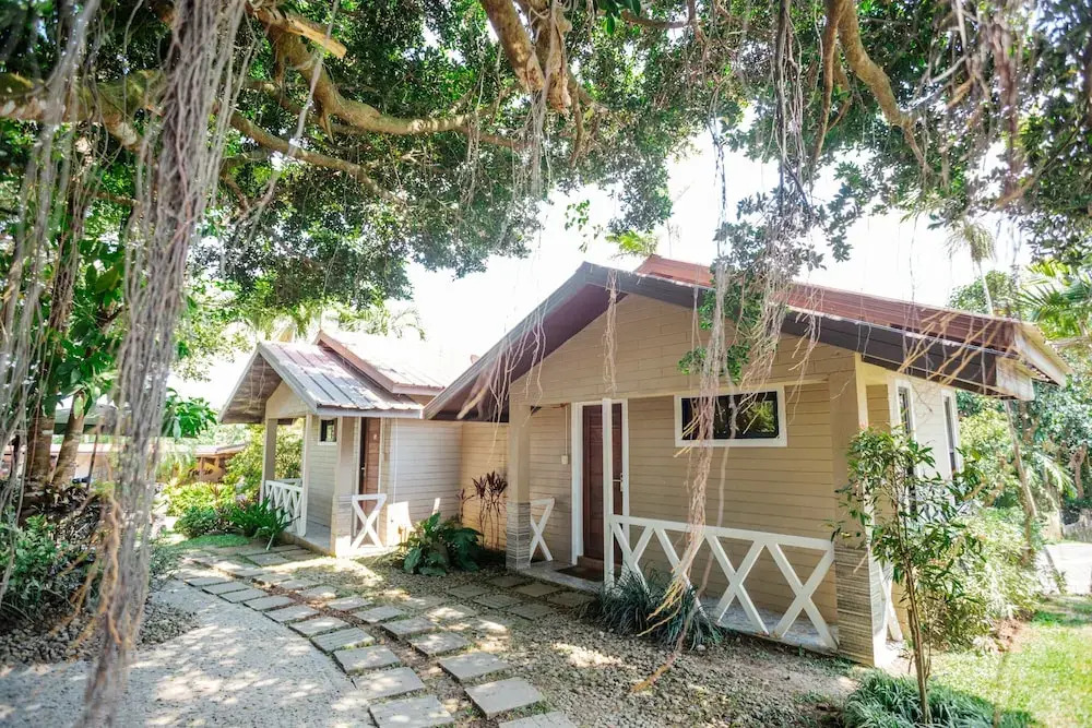 Spacio Caliraya Bed & Breakfast