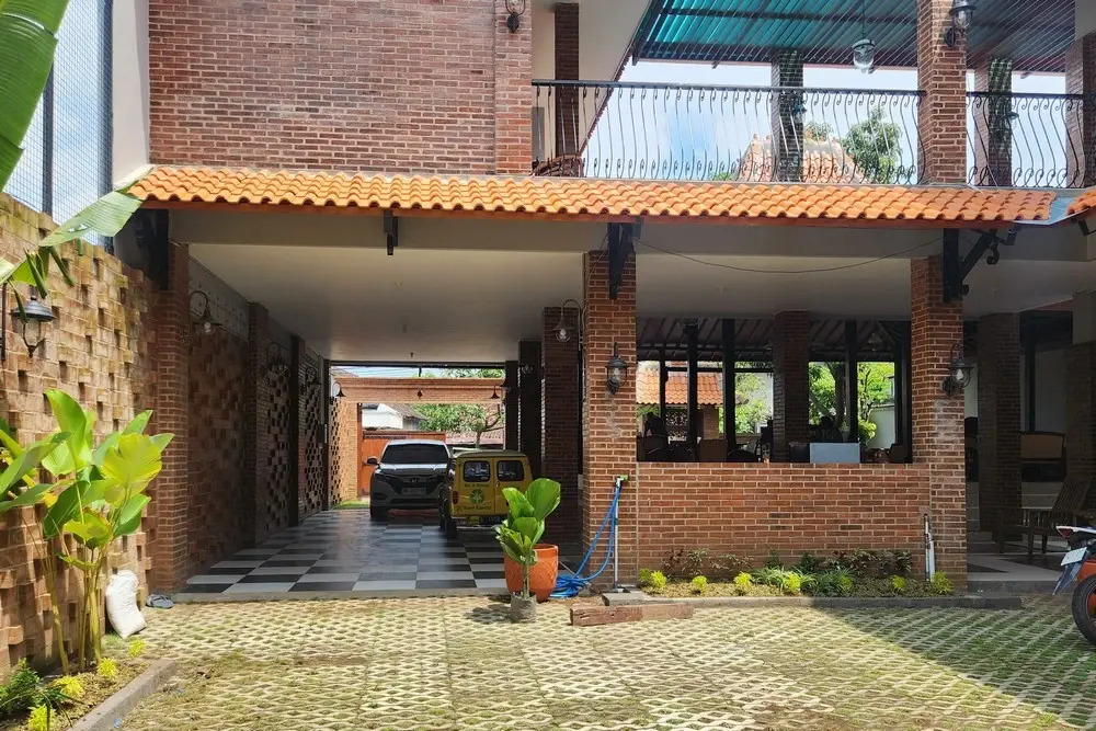 RedDoorz near Stasiun Sragen