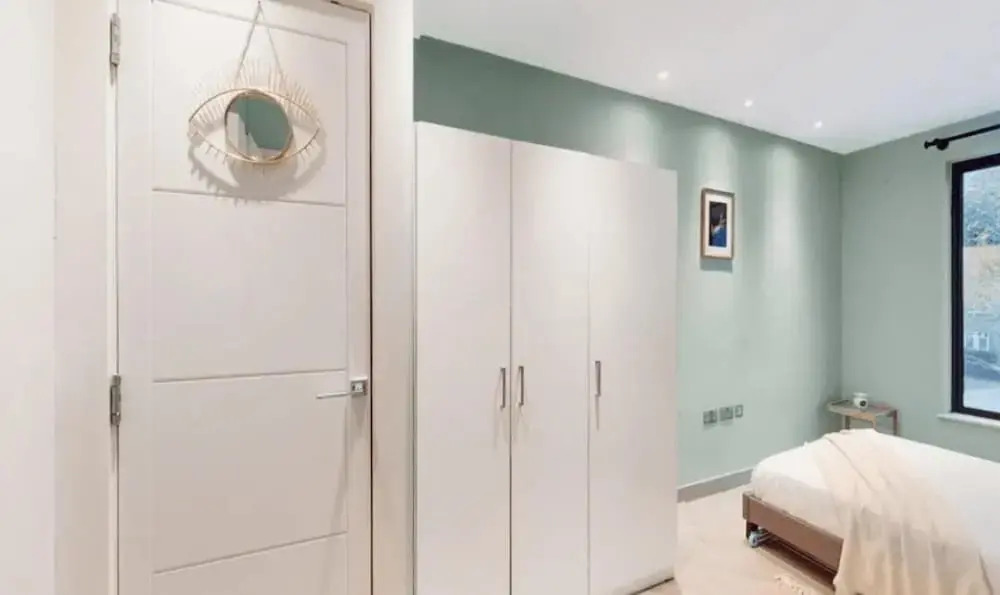 Modern, Central East London City Apartment