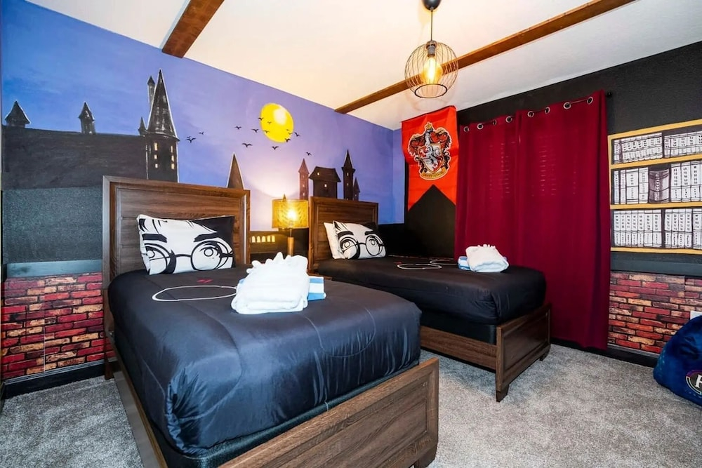 Storey Lake 4BR Home w/ Themed Room & Pool