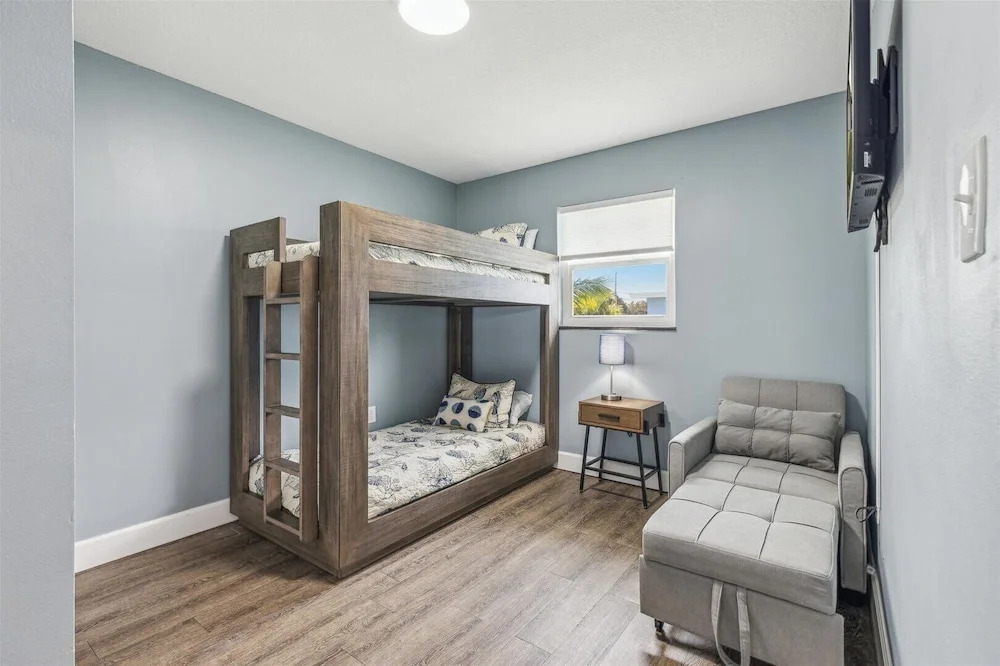 106 La Riviere Rd
