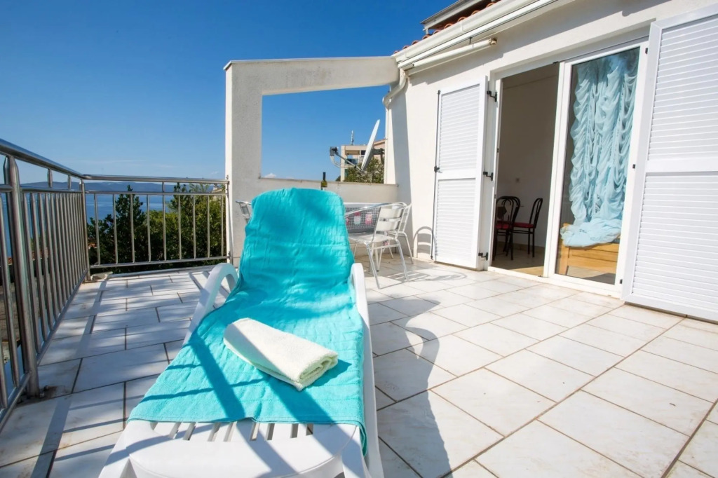 Bravo - 100 m from beach - A8(2+2)