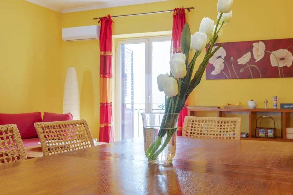 Maqueda Balcony Apartment