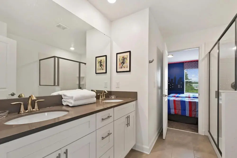 Lakeview Villa Near Disney with Pool & Resort