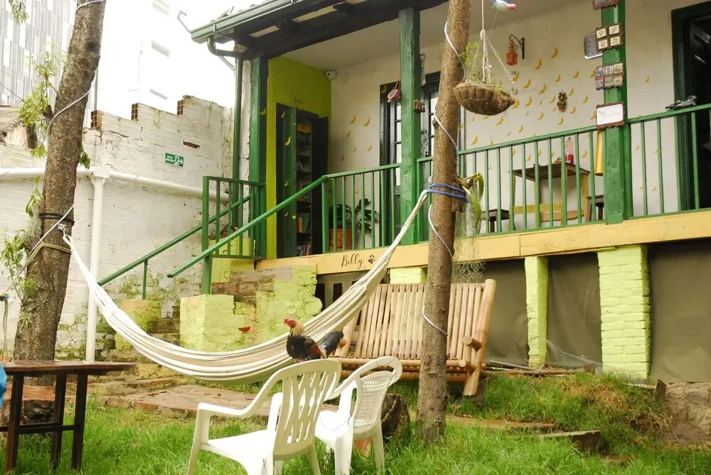 Hostal Gastro Bar Casa Colibrí