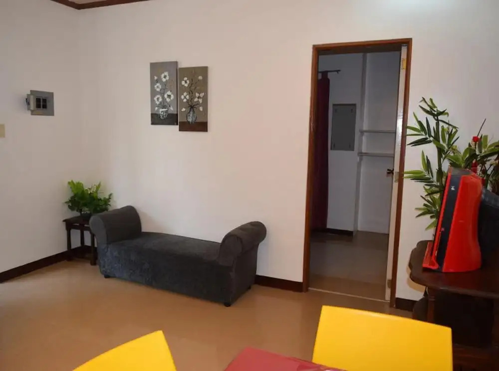 Budget Rooms White Beach