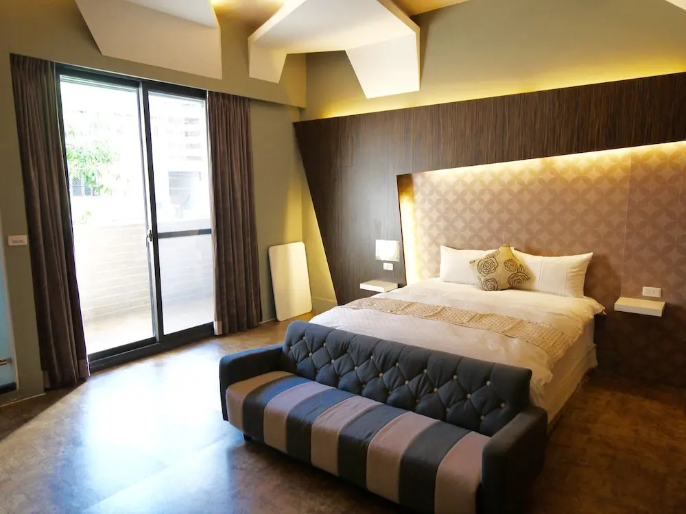 Big City Small House Homestay