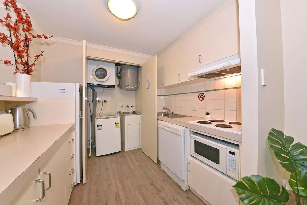 PERTH CBD APARTMENTS