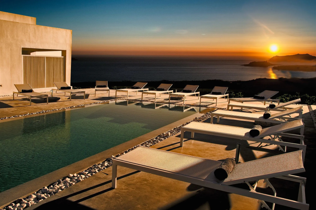 May Seven Santorini