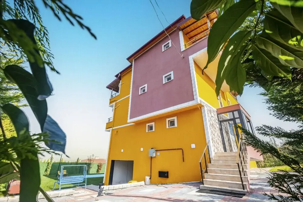 Villa With Private Pool and Garden in Kartepe