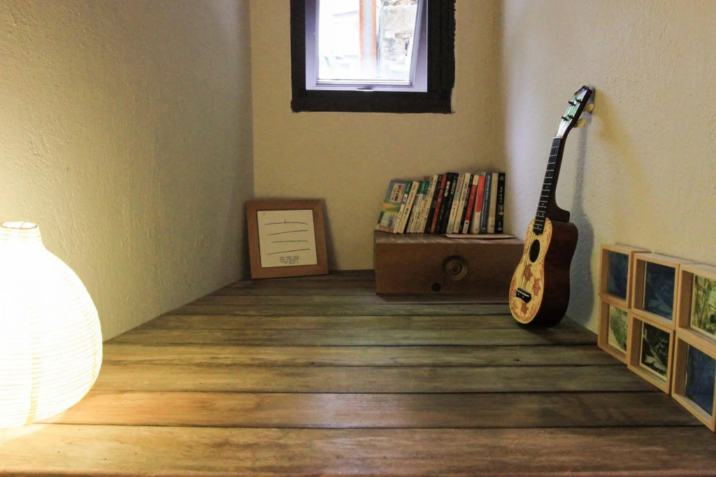 Solo Singer Hotel