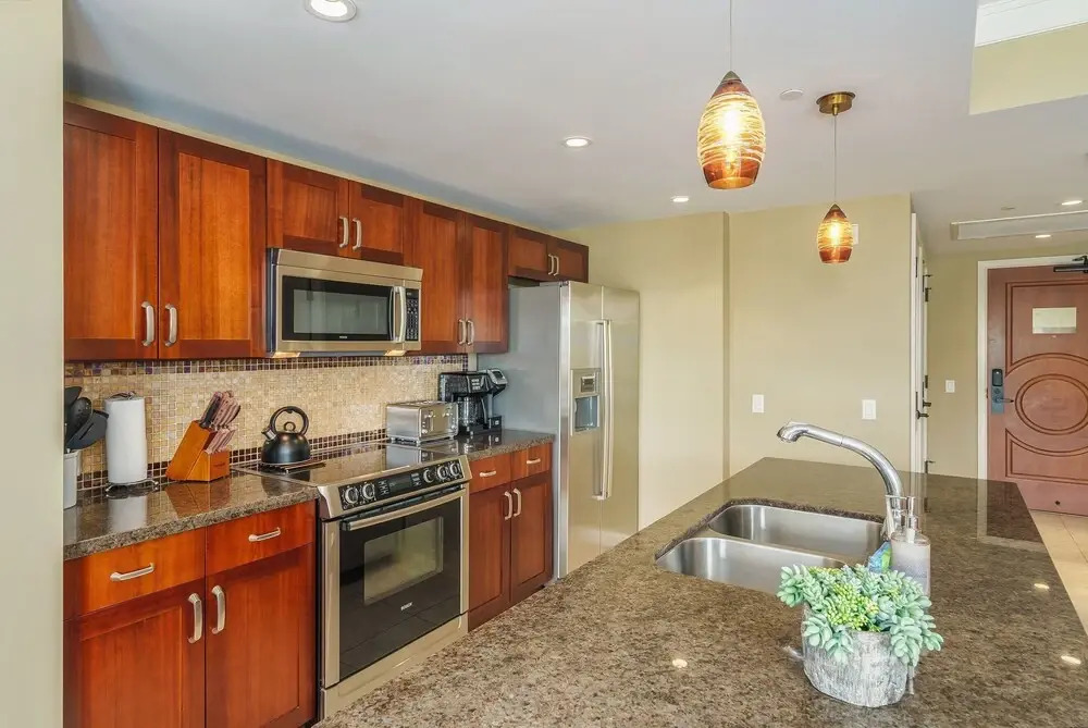 Honua Kai Hokulani 934, Renovated, AC, Large Lanai, No Carpet, Amazing Views!