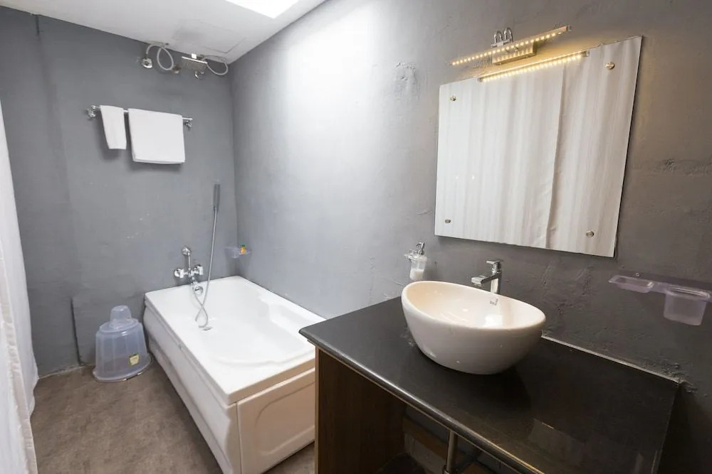 FabHotel Canvas HSR layout