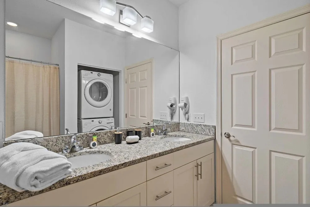 Modern 3 Bed Villa Newly Renovated Prime Location