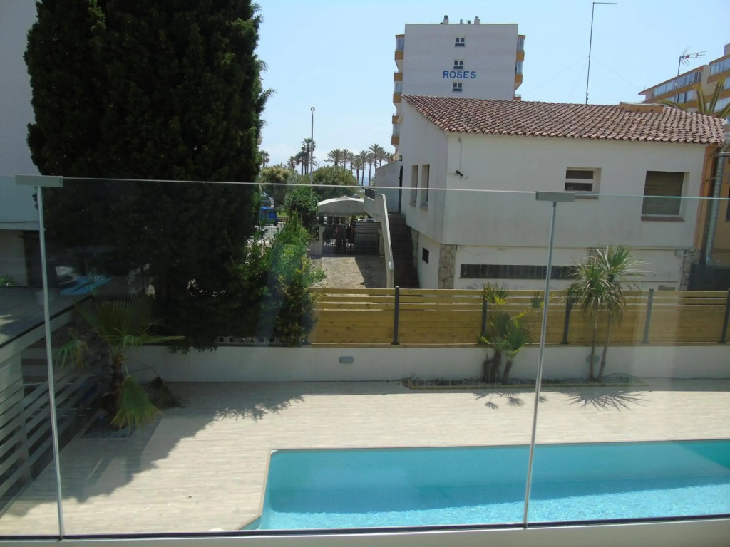 Appartement proche mer avec piscine Rosas