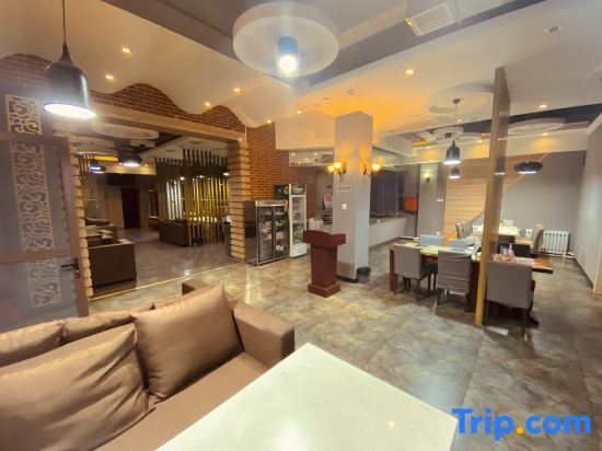 Sunite Youqi Oasis Business Hotel