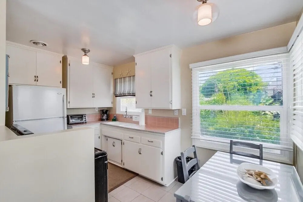 Pacific Shores III 5 Bedrooms 3 Bathrooms Home