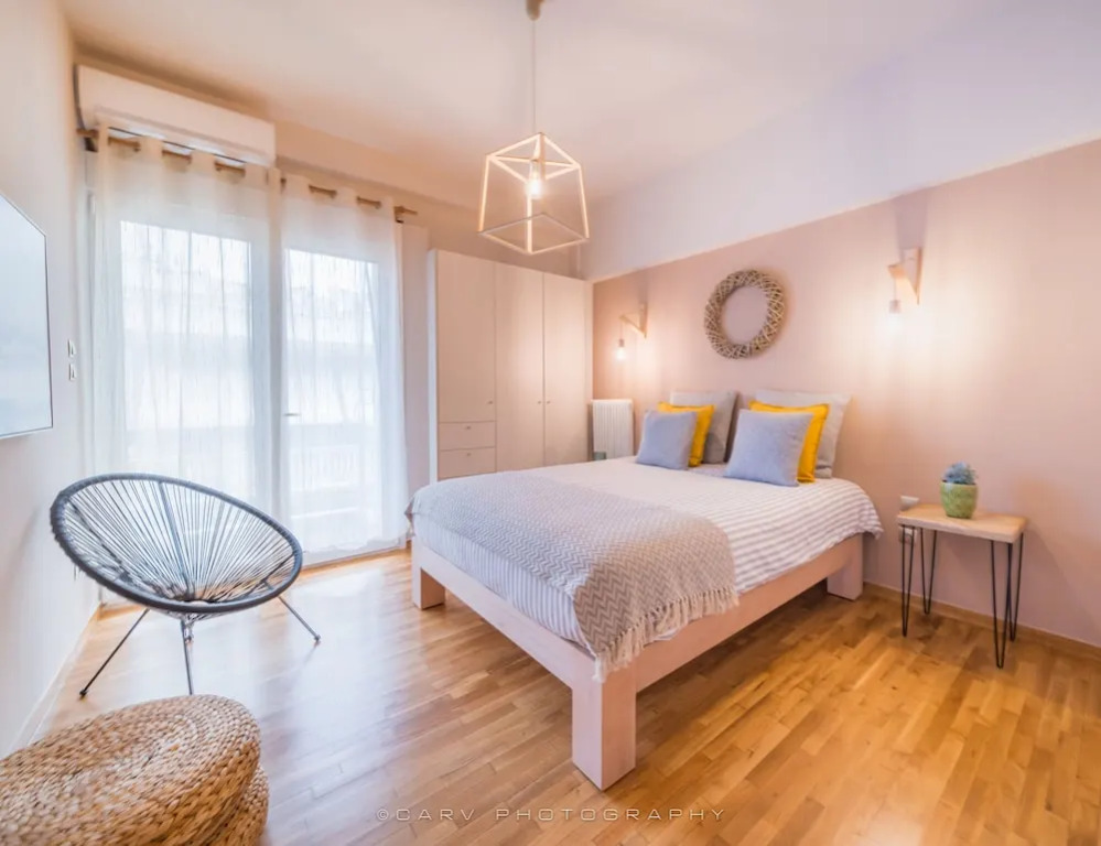Brand new apartment touching Acropolis