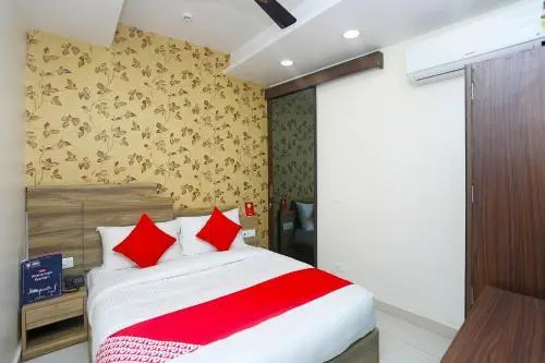 The Garden Side Inn by OYO Rooms