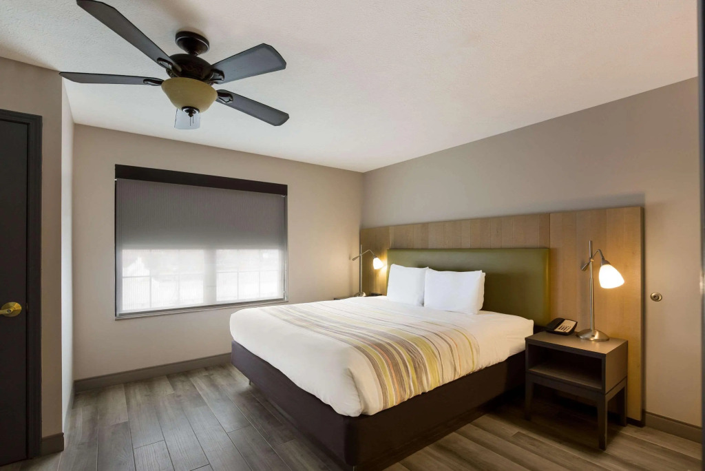 Country Inn & Suites by Radisson, Marion, IL