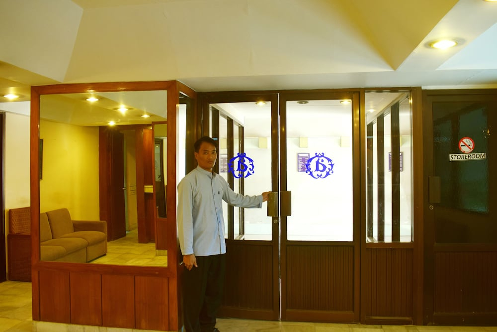 Hotel Grand Circle Inn