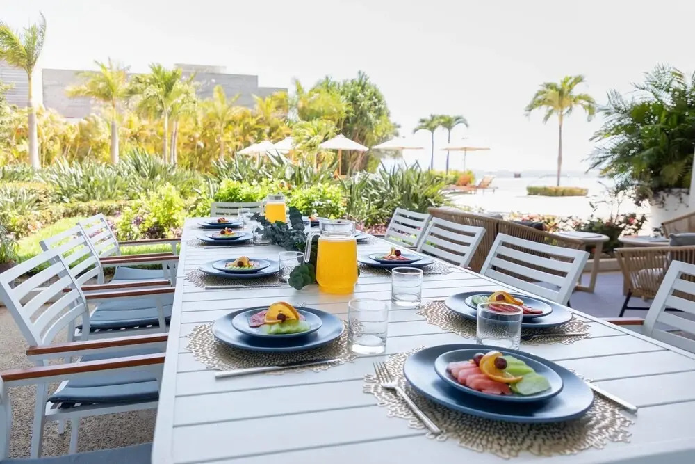 Spectacular Beachfront Garden House at Tres Mares