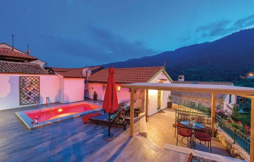 Awesome Home in Golovik With Wifi and 1 Bedrooms