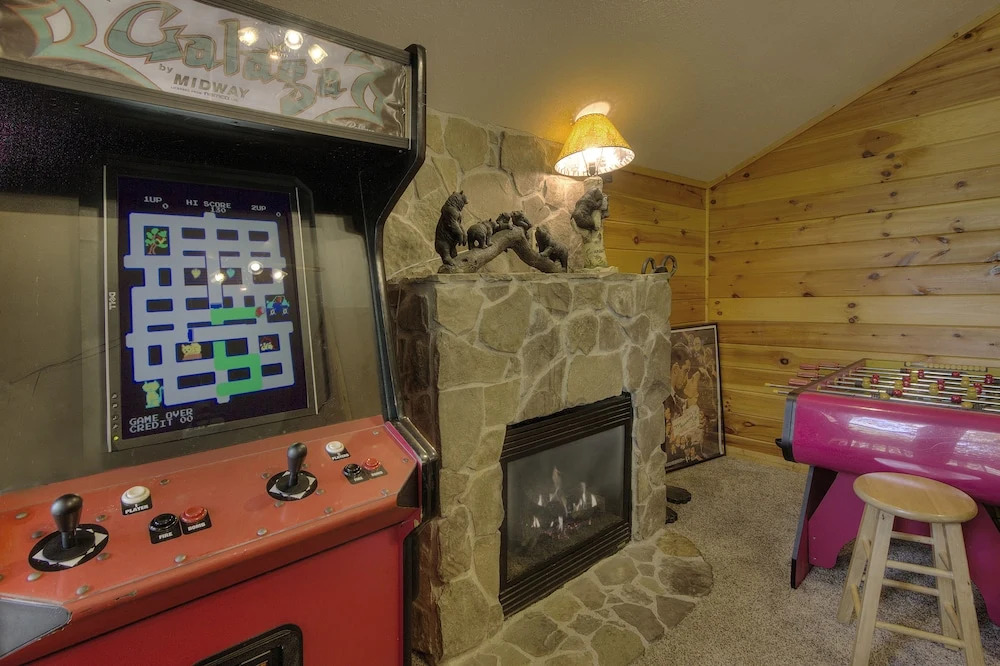 Can’t Bear To Leave 455 - Four Bedroom Cabin