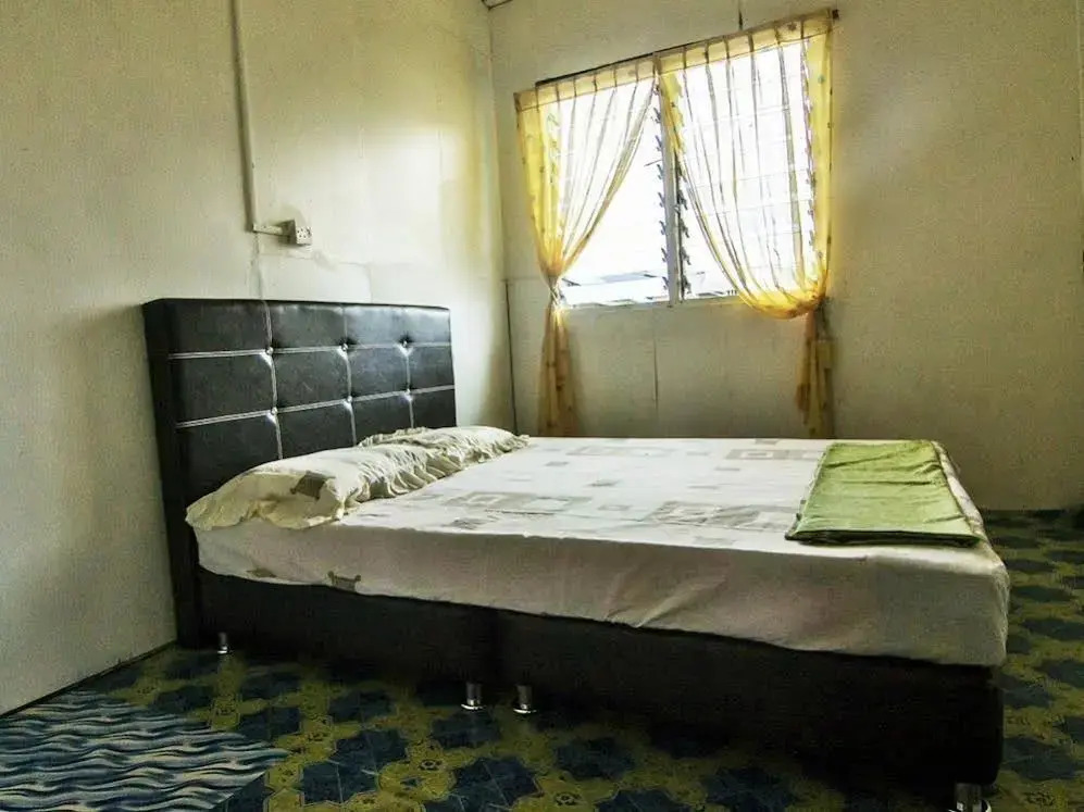 Sakura Tupong Guest House