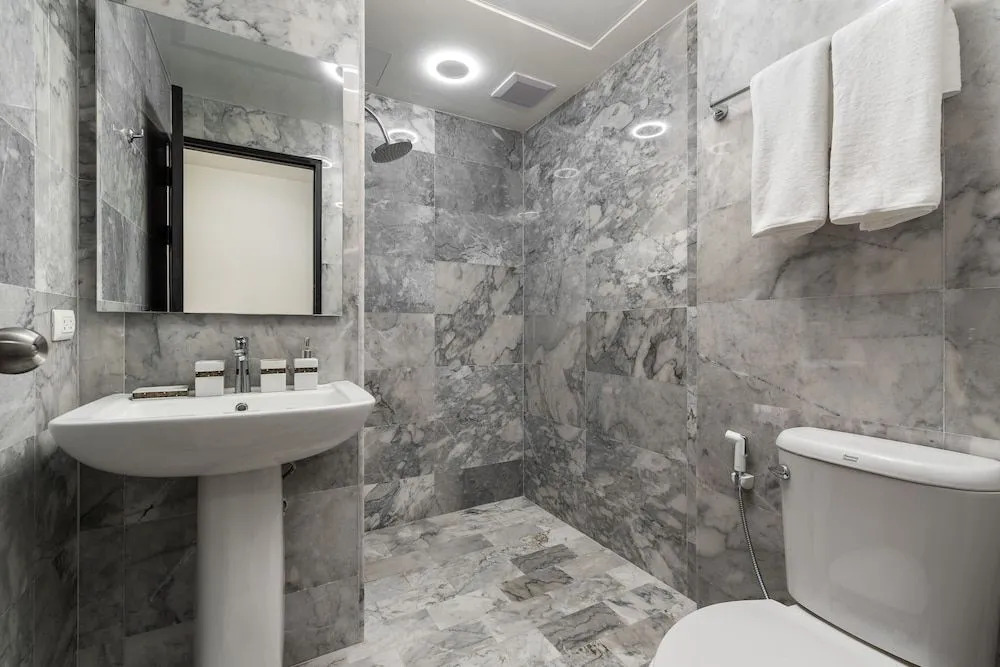 Naiharn Pearl Condo Hotel by VillaCarte
